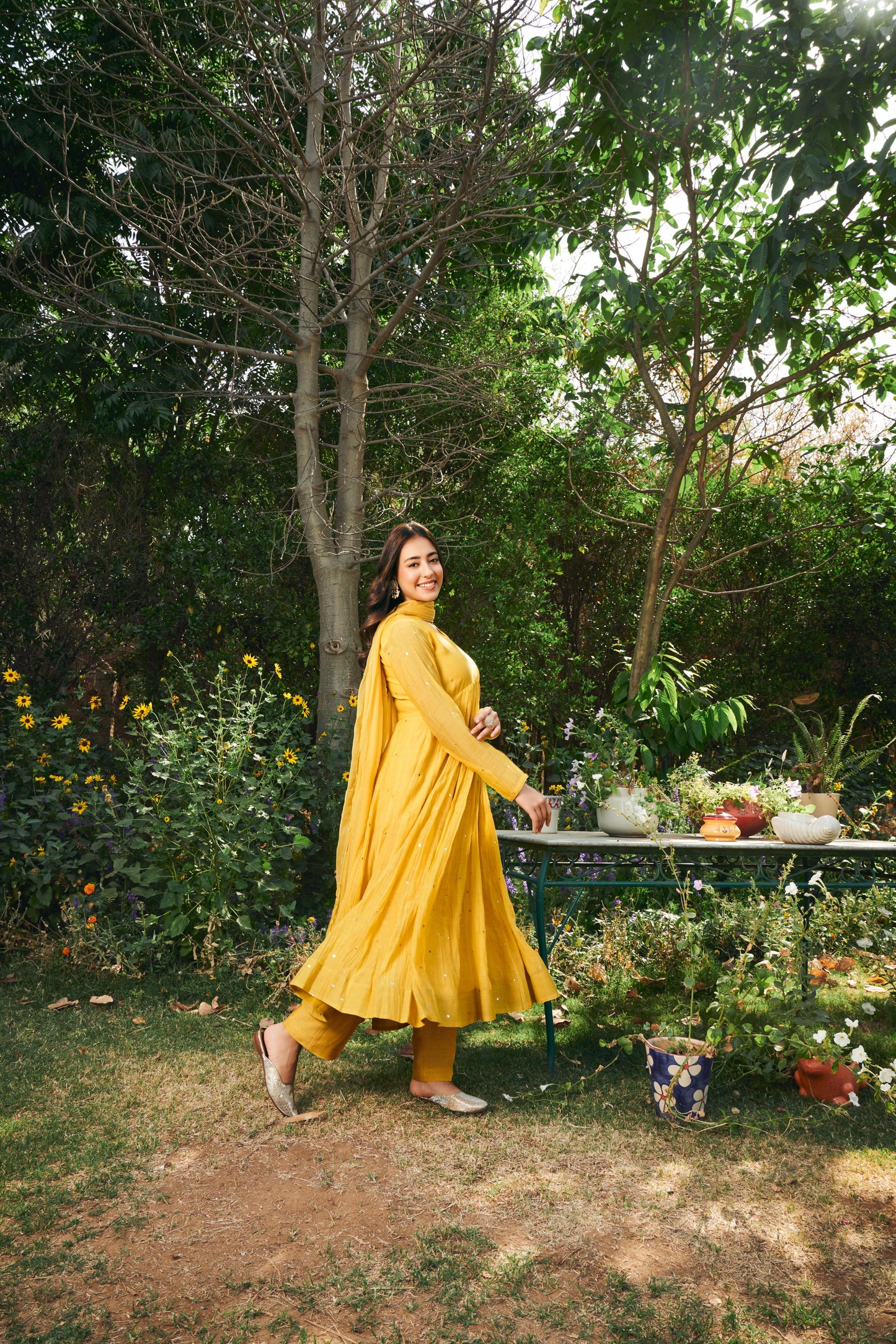 BASANTI SET