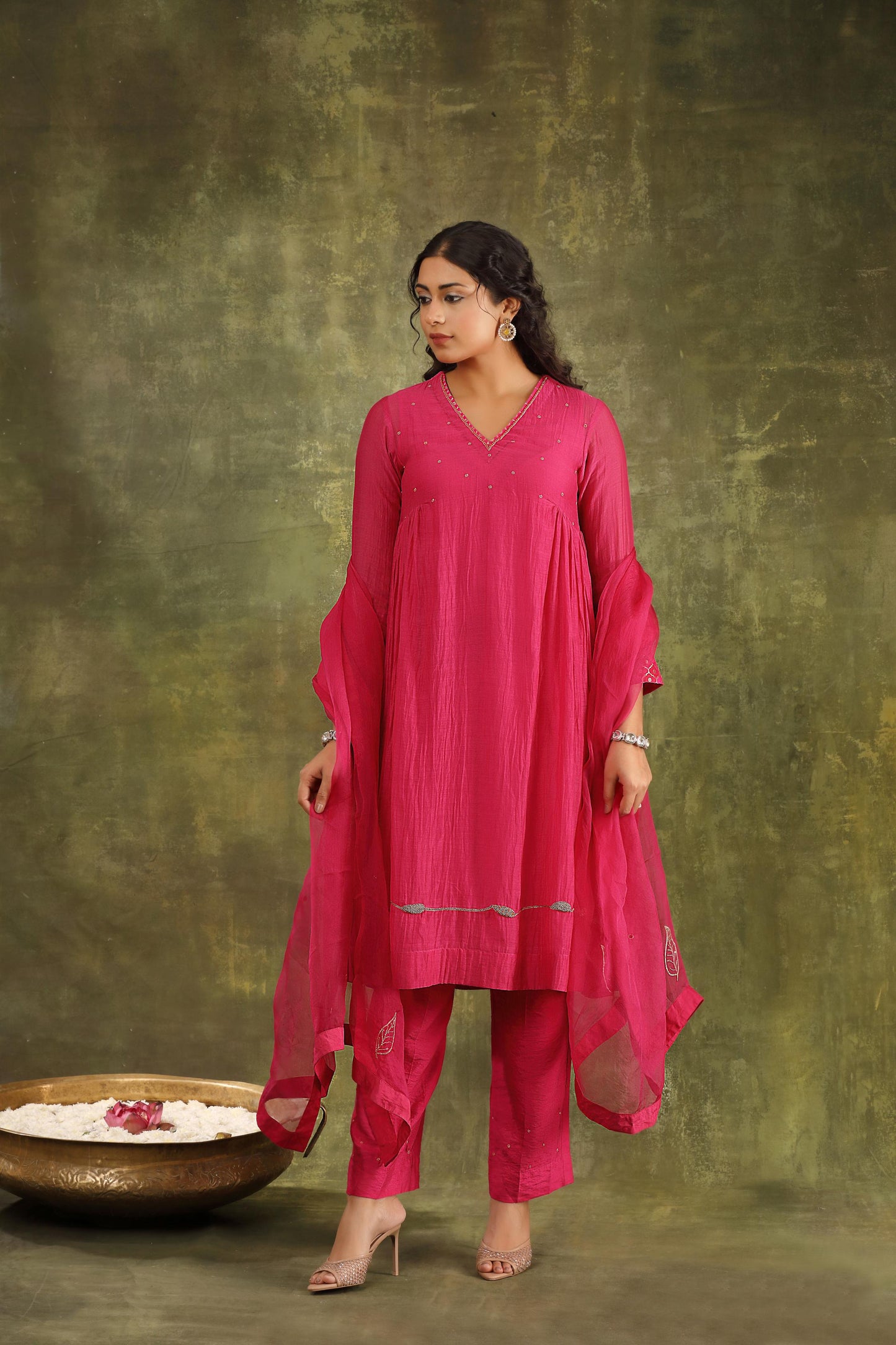 MAGENTA PINK ABSTRACT HAND EMBROIDERED CHANDERI KURTA WITH PANTS & DUPATTA