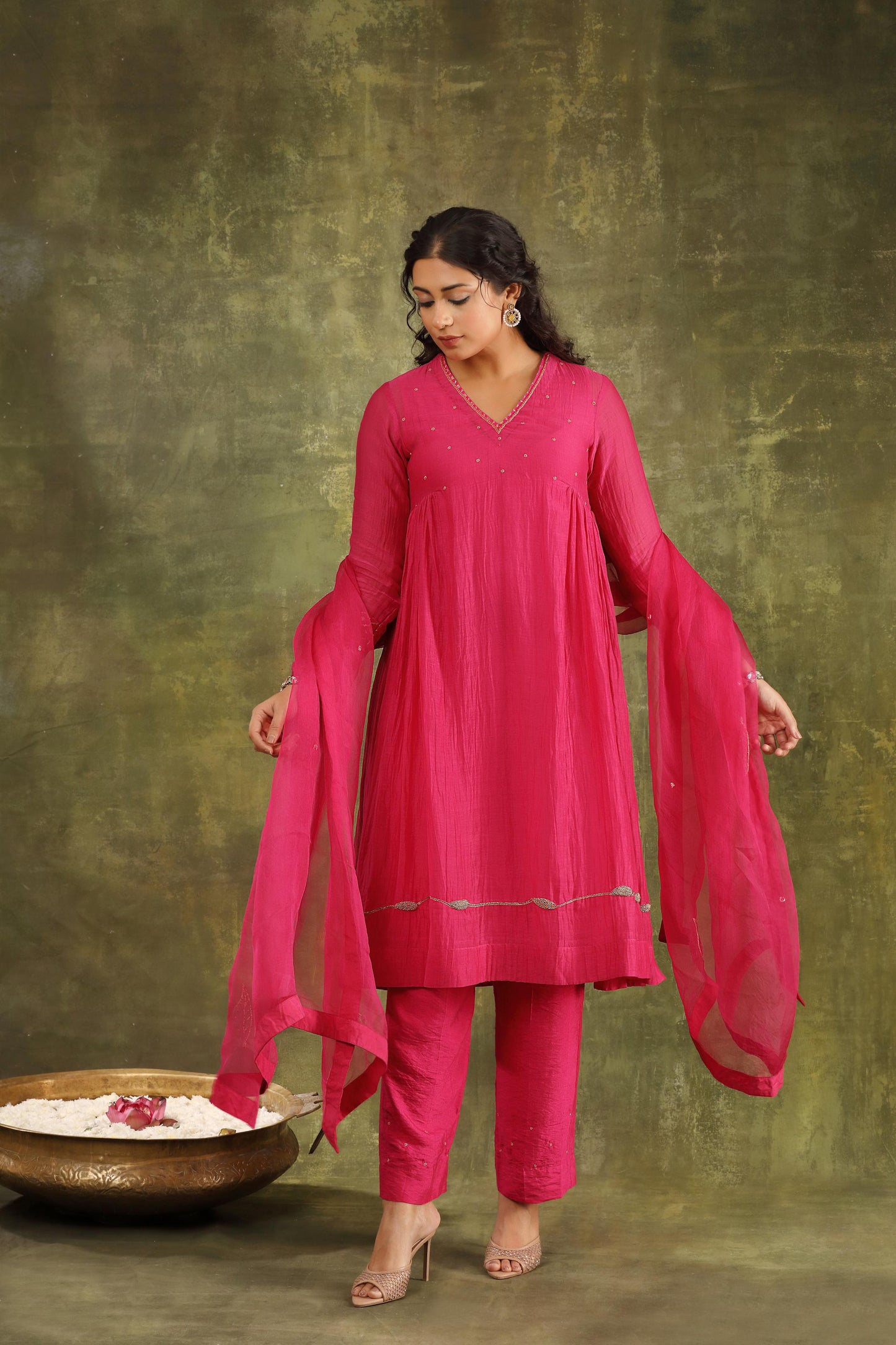 MAGENTA PINK ABSTRACT HAND EMBROIDERED CHANDERI KURTA WITH PANTS & DUPATTA