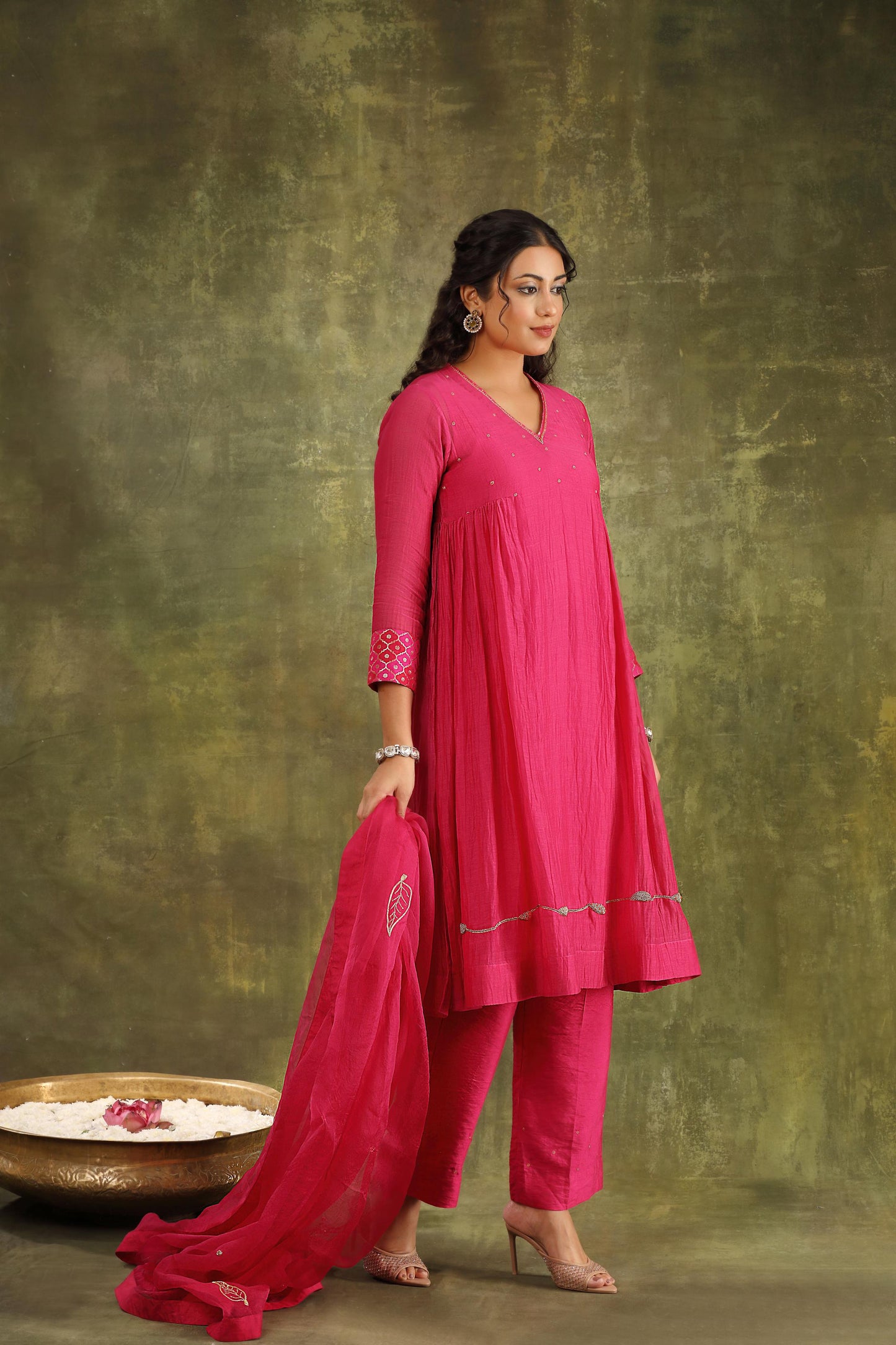 MAGENTA PINK ABSTRACT HAND EMBROIDERED CHANDERI KURTA WITH PANTS & DUPATTA