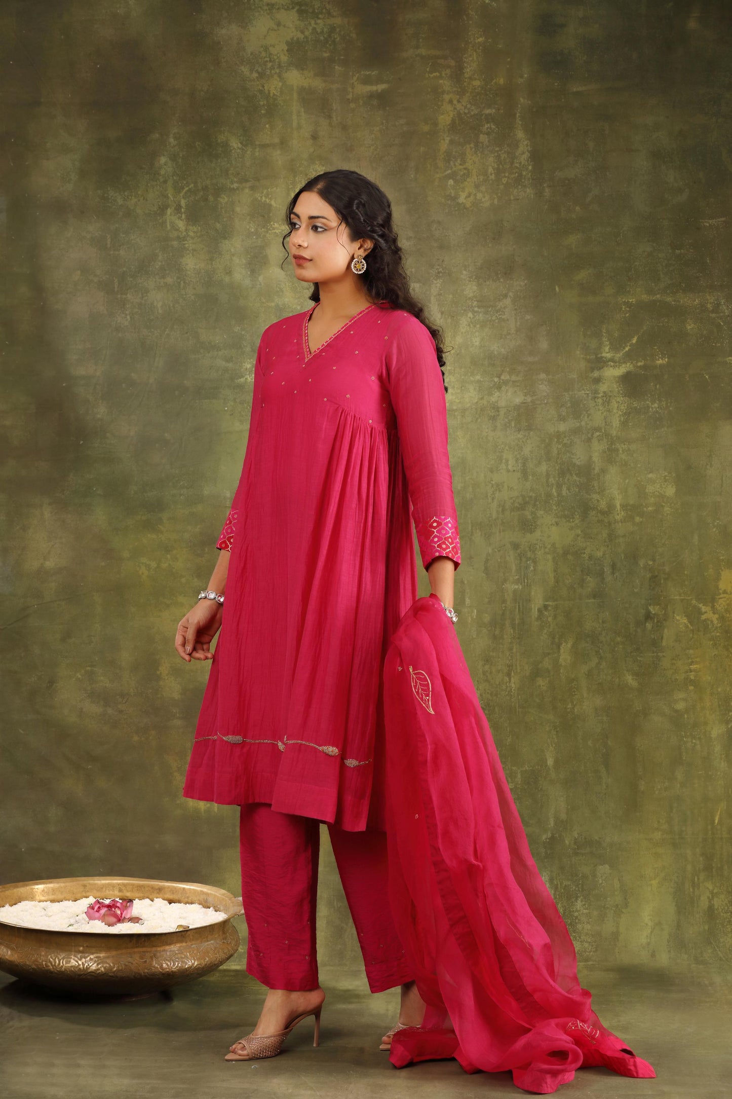 MAGENTA PINK ABSTRACT HAND EMBROIDERED CHANDERI KURTA WITH PANTS & DUPATTA