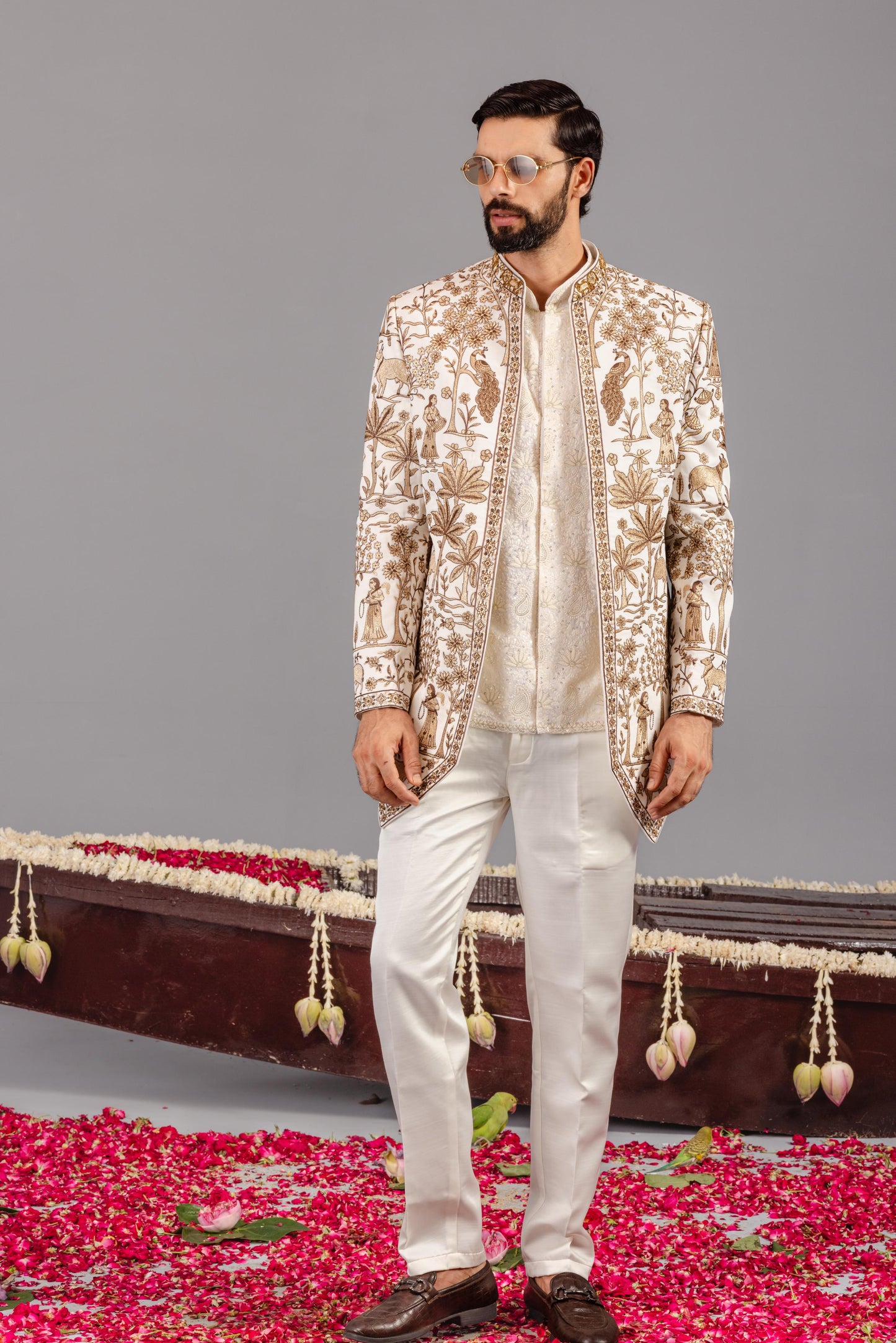PICHWAI IVORY JODHPURI SET