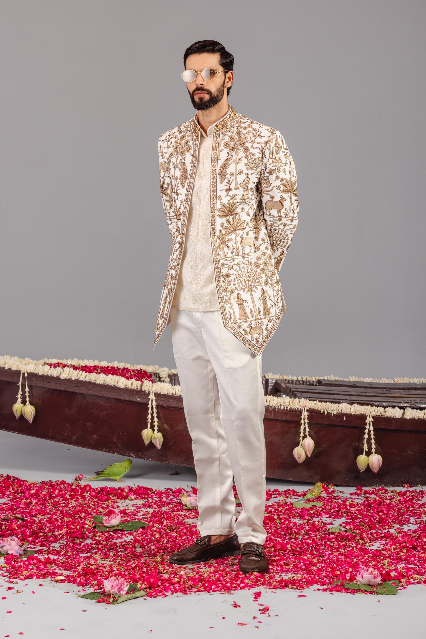 PICHWAI IVORY JODHPURI SET