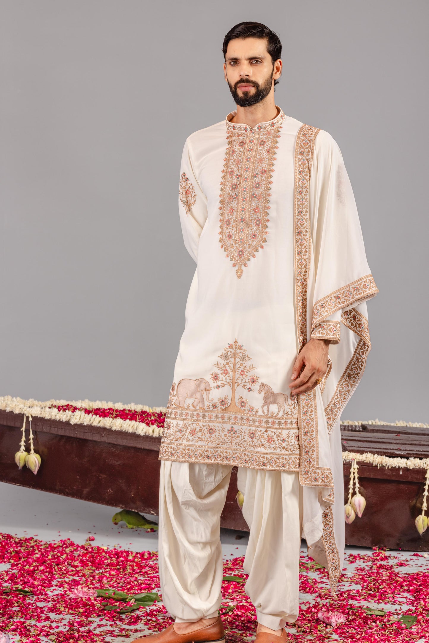 CHAAR KADAM KURTA SET