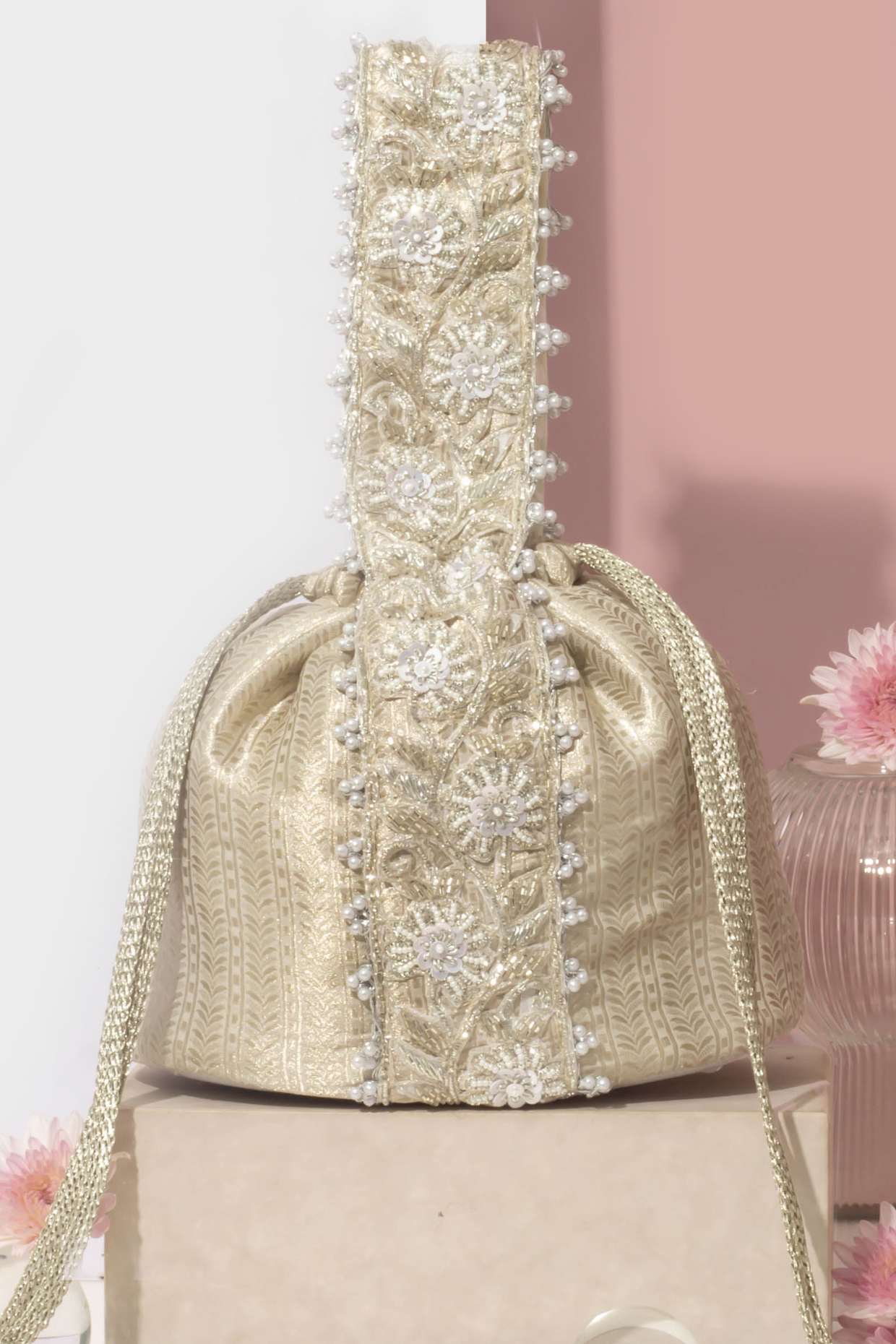 TEJ SILVER BUCKET BAG