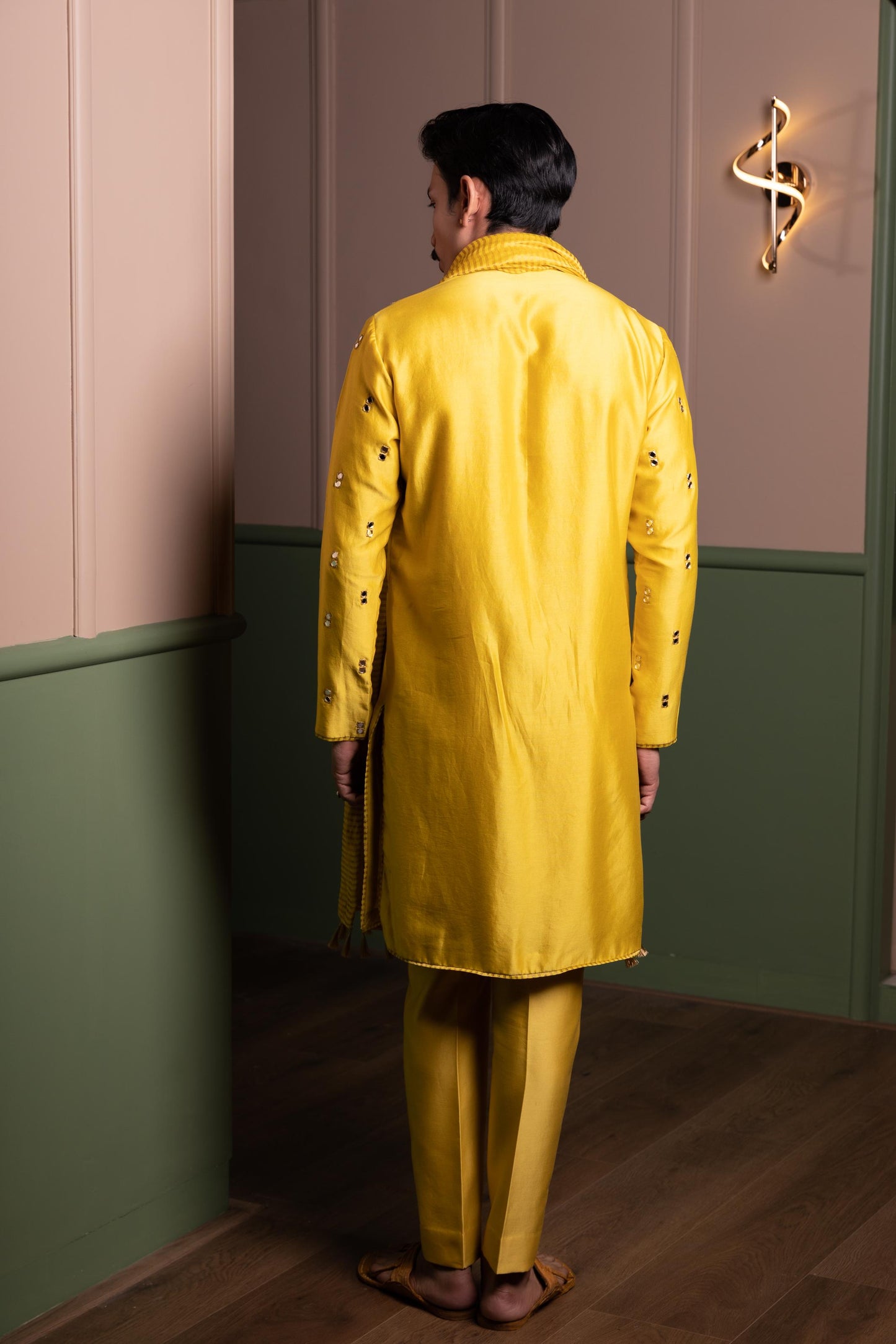 MIRROR DROP KURTA WITH BANARASI STOLE SET
