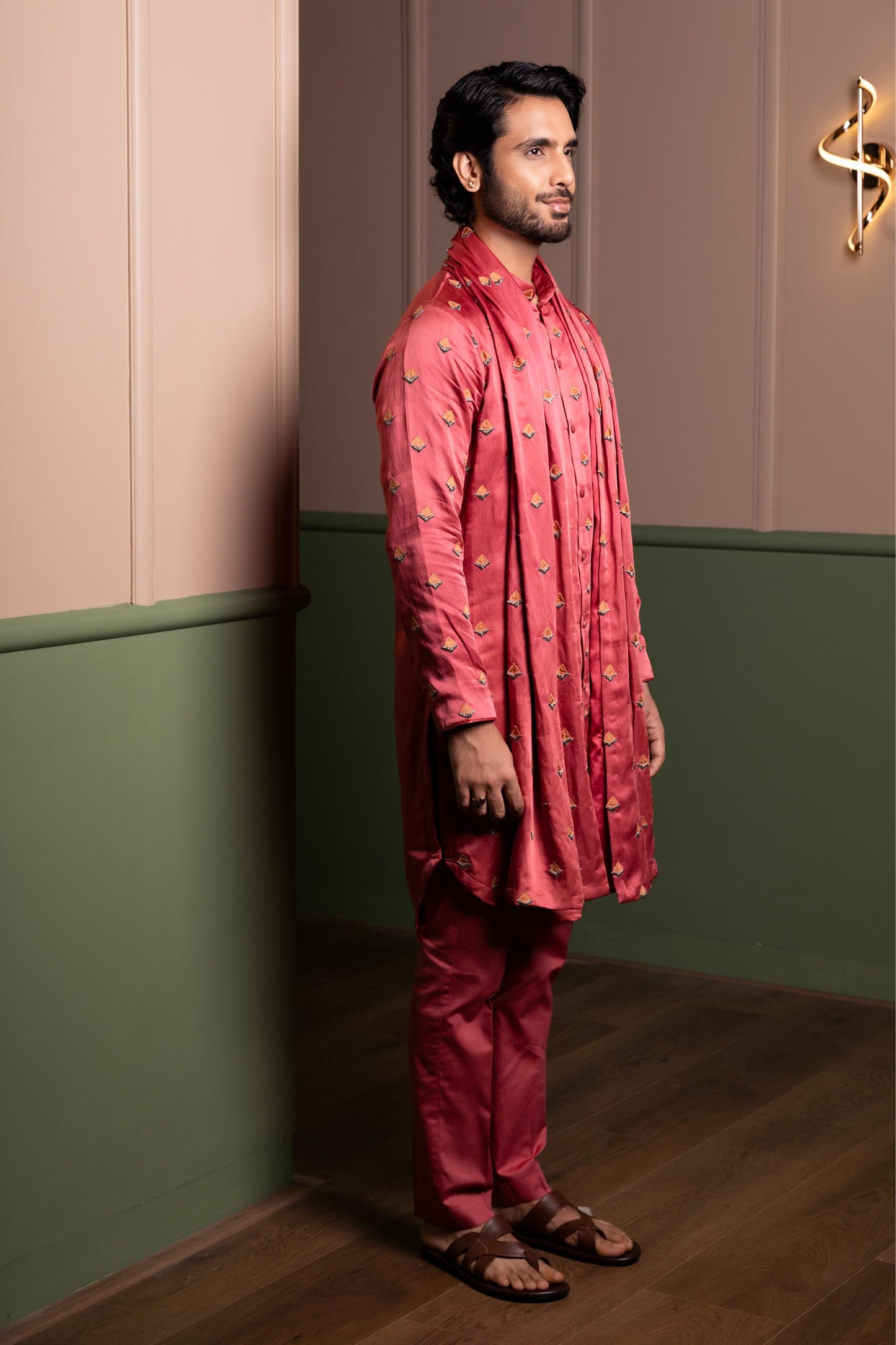 TRIANGLE BUTI KURTA STOLE SET