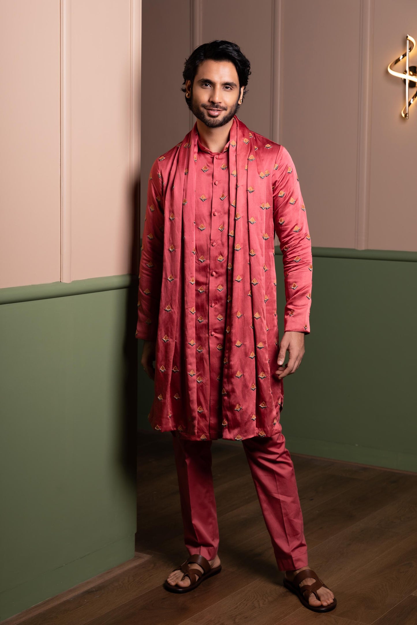 TRIANGLE BUTI KURTA STOLE SET