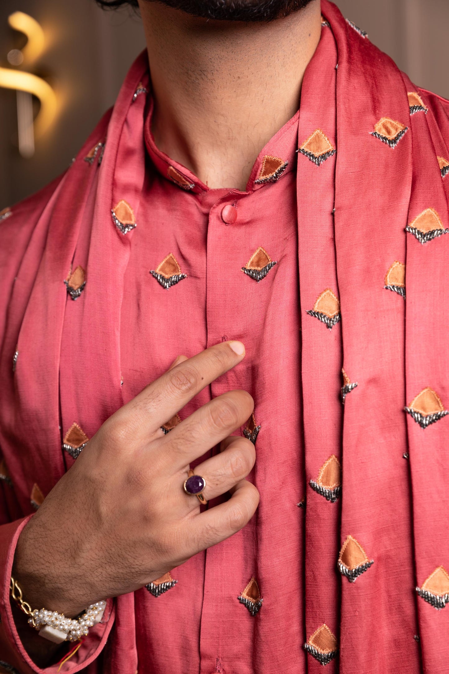 TRIANGLE BUTI KURTA STOLE SET
