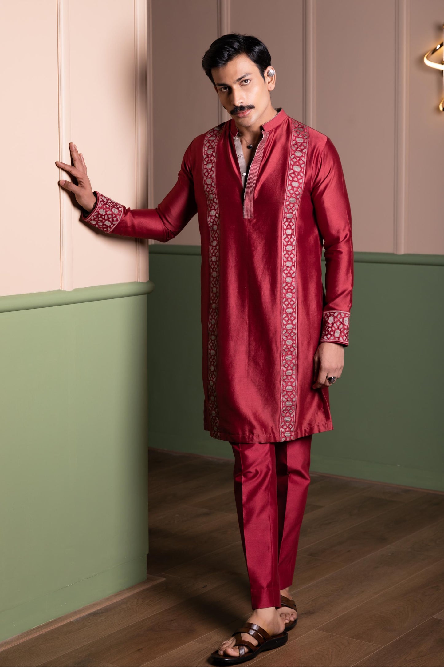 APPLIQUE PANEL KURTA SET