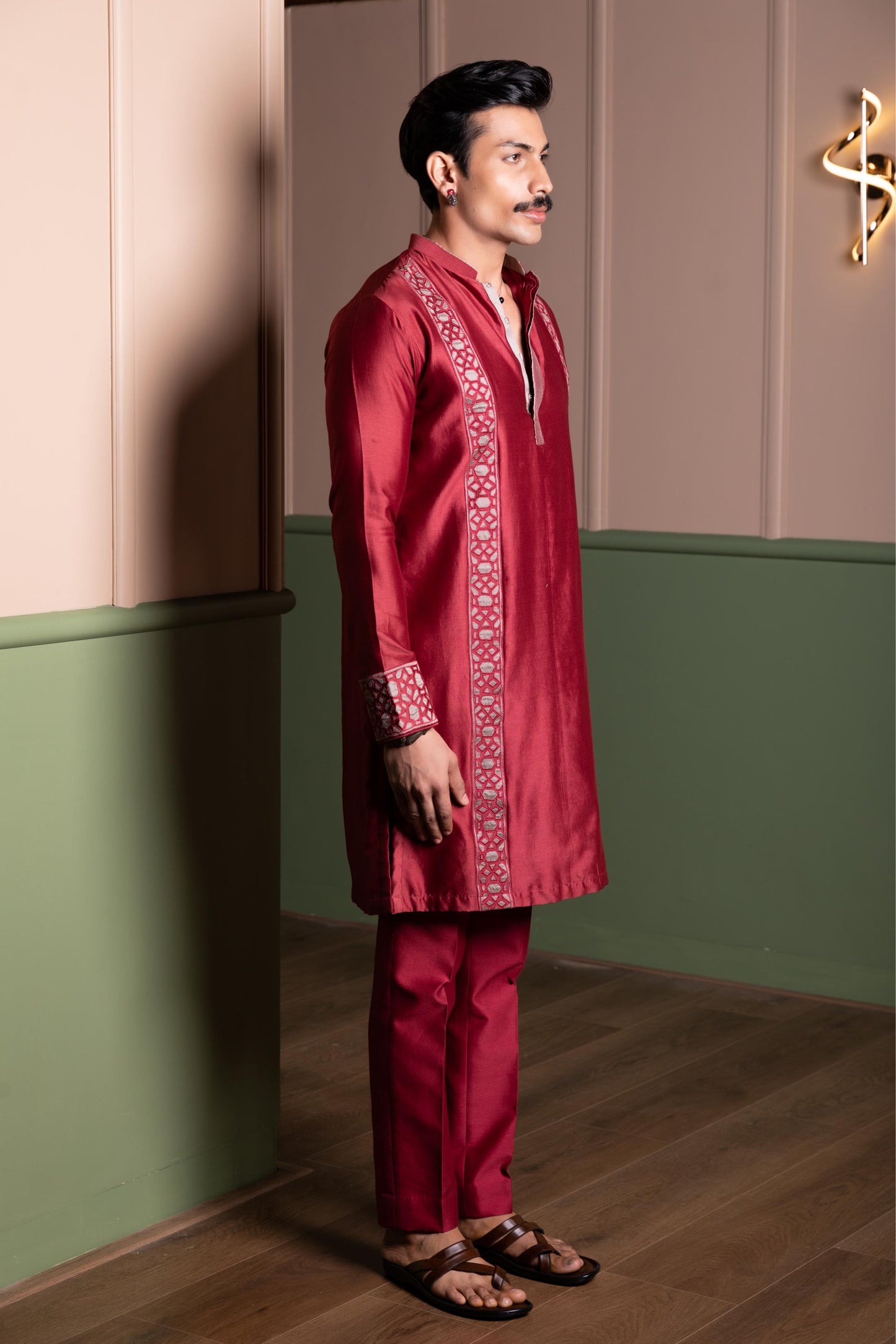 APPLIQUE PANEL KURTA SET