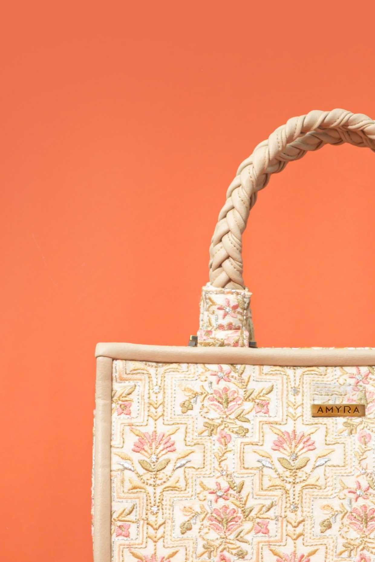 MOGRA EMBROIDERED HANDBAG - OFF-WHITE