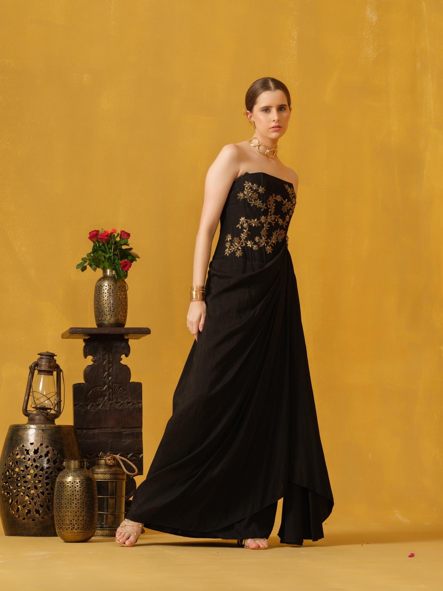 BLACK GOWN