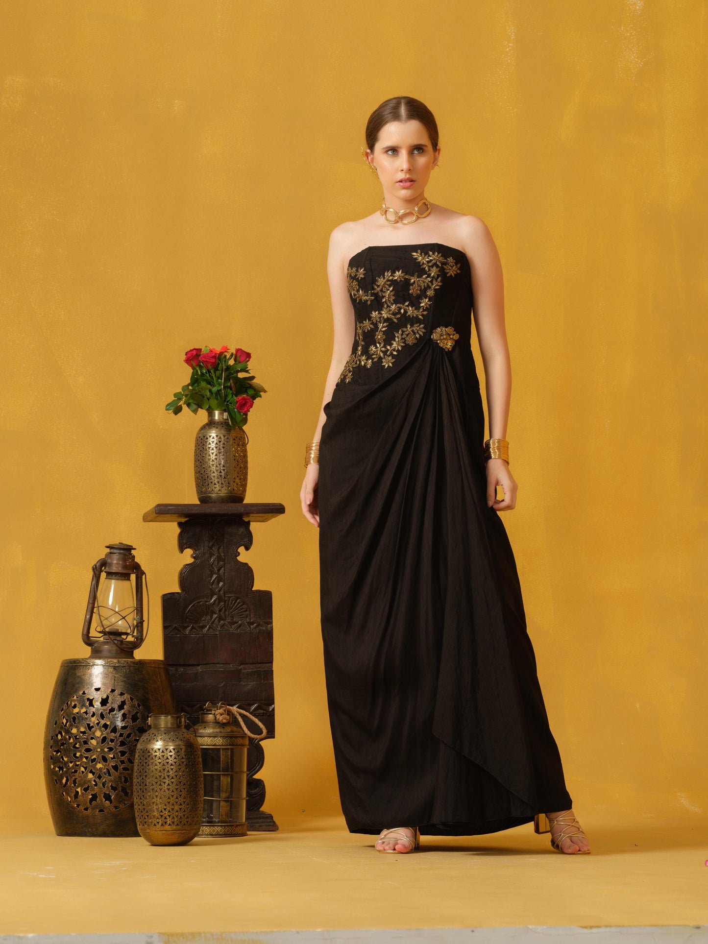 BLACK GOWN