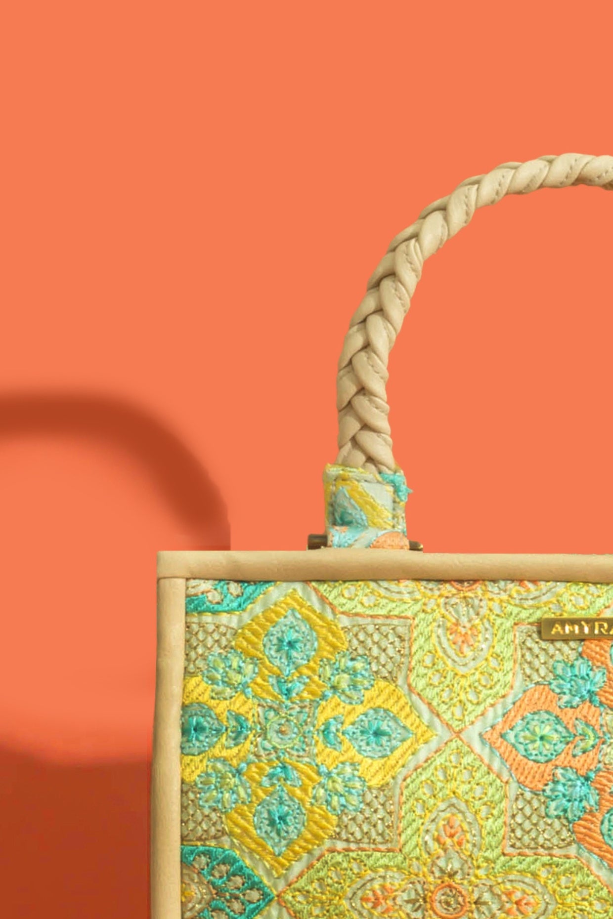 AMNA THREAD EMBROIDERED HANDBAG - MINT