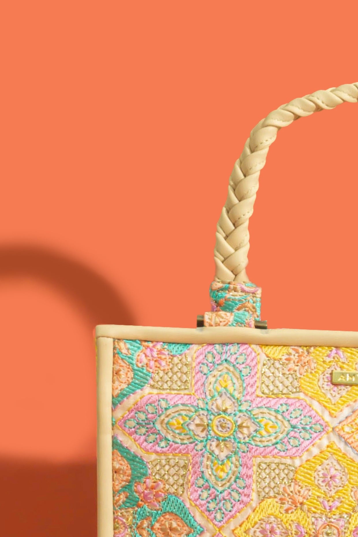 AMNA THREAD EMBROIDERED HANDBAG - PASTEL PINK