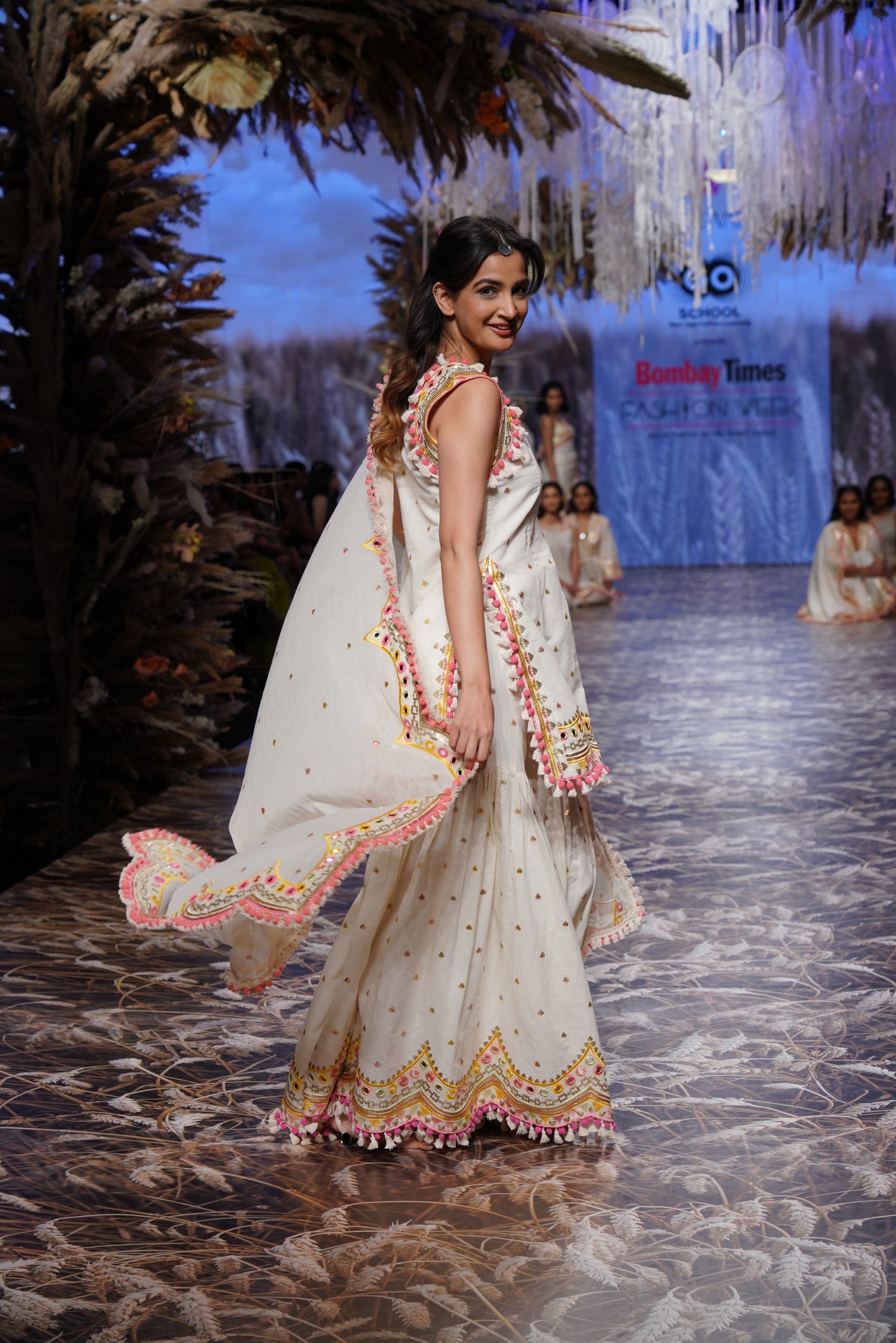 IVORY SHARARA SET