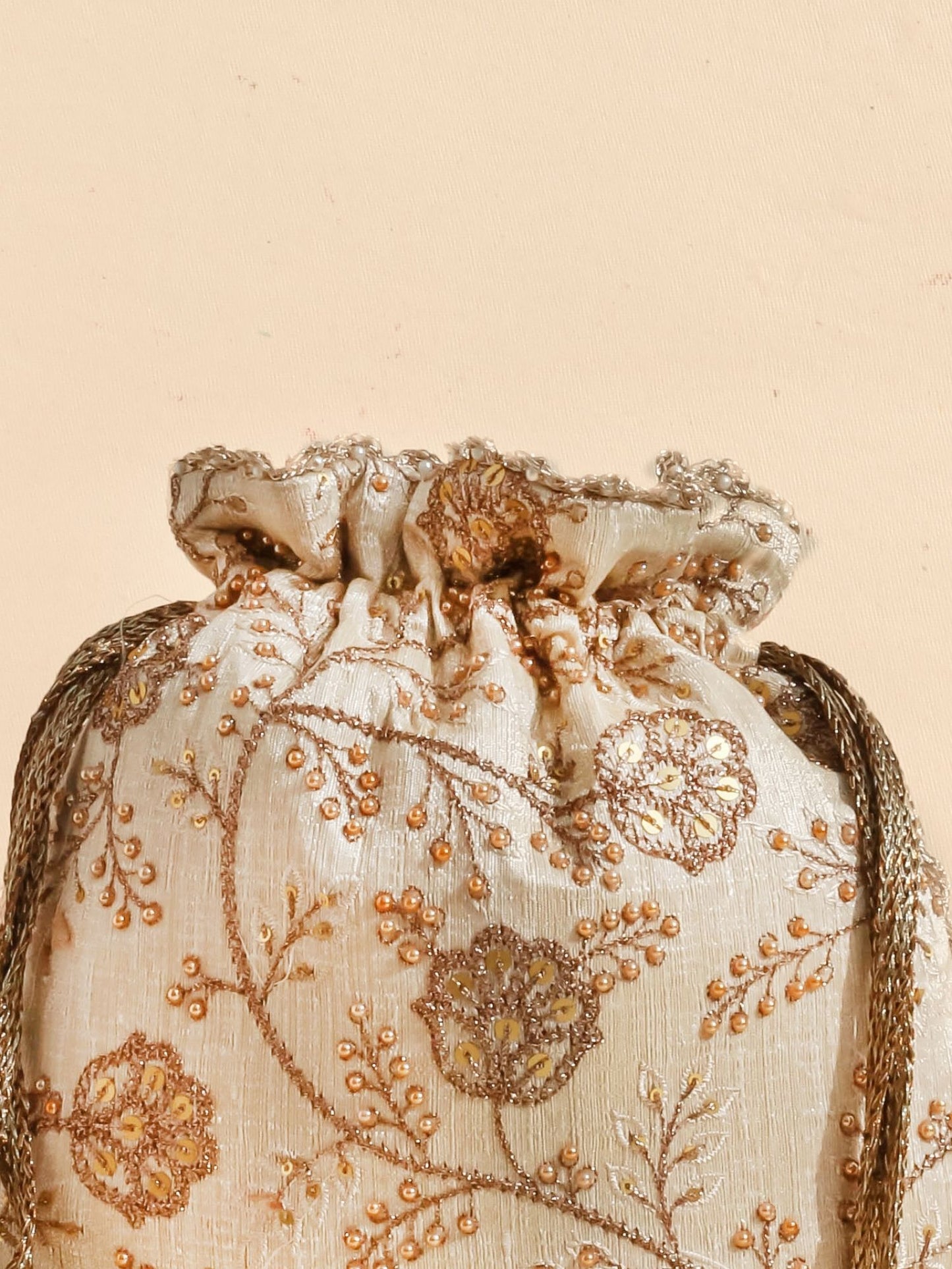 EMBROIDERED SCALLOP POTLI BAG