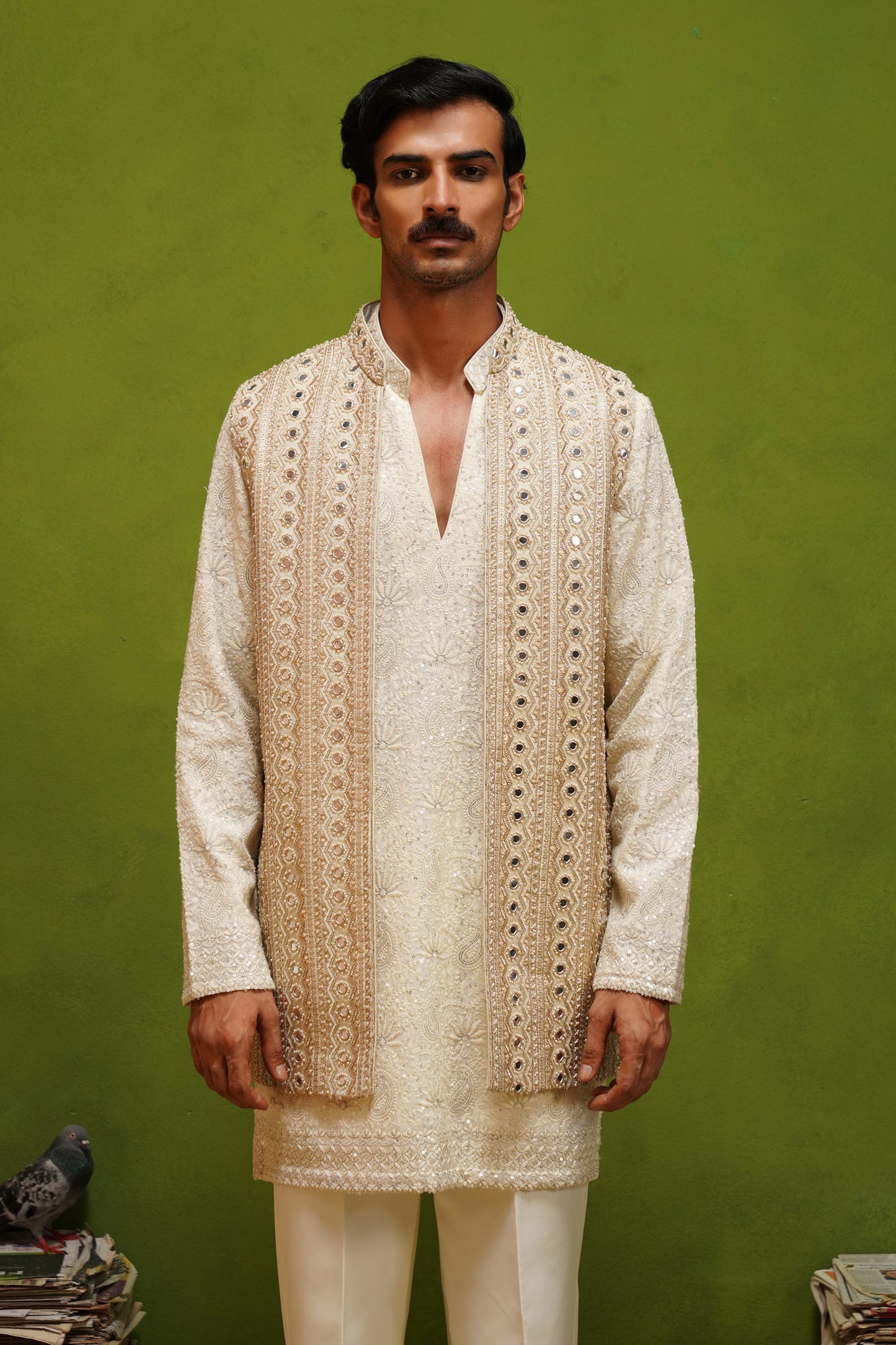 AAINA GOLD V NECKSHORT KURTA JACKET SET