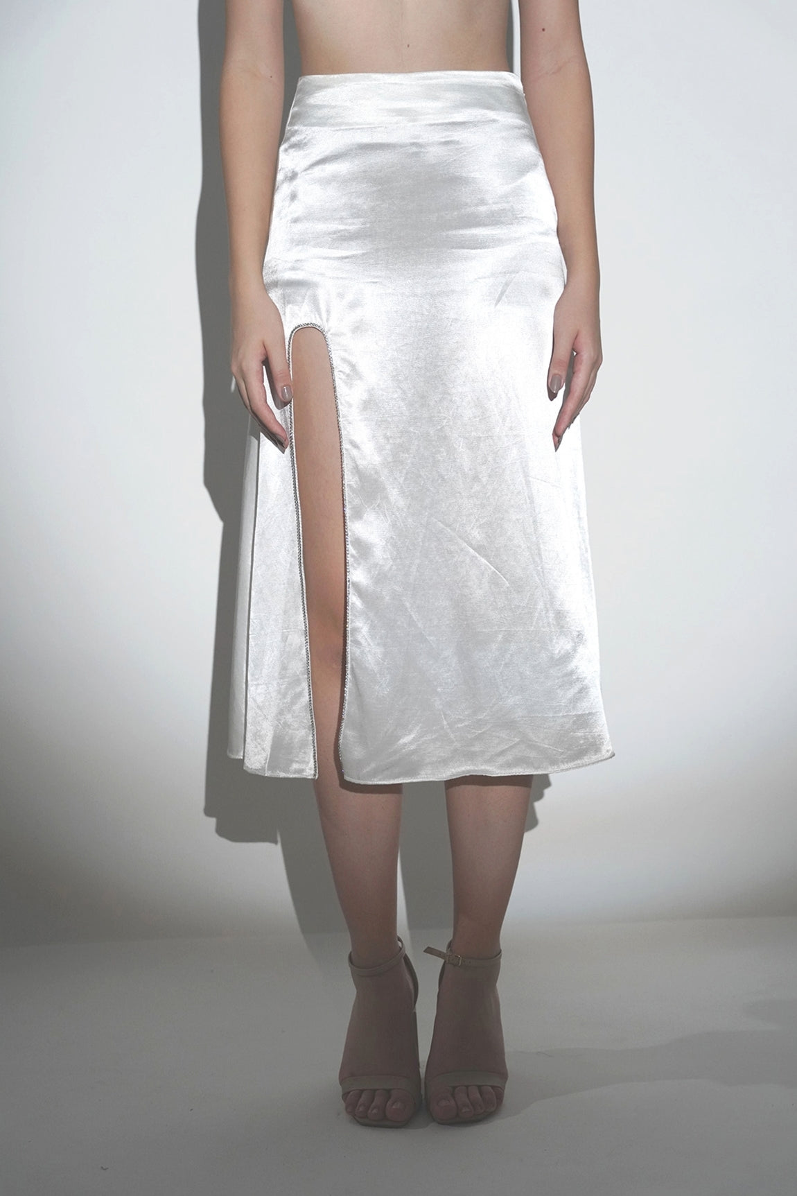 TWINKLE WHITE RHINESTONE EMBELLISHED FLARED MIDI SKIRT