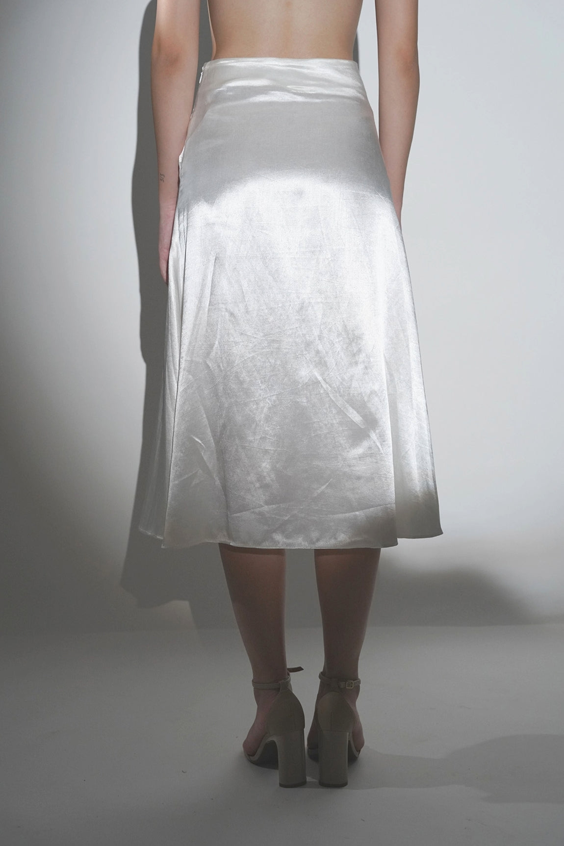 TWINKLE WHITE RHINESTONE EMBELLISHED FLARED MIDI SKIRT