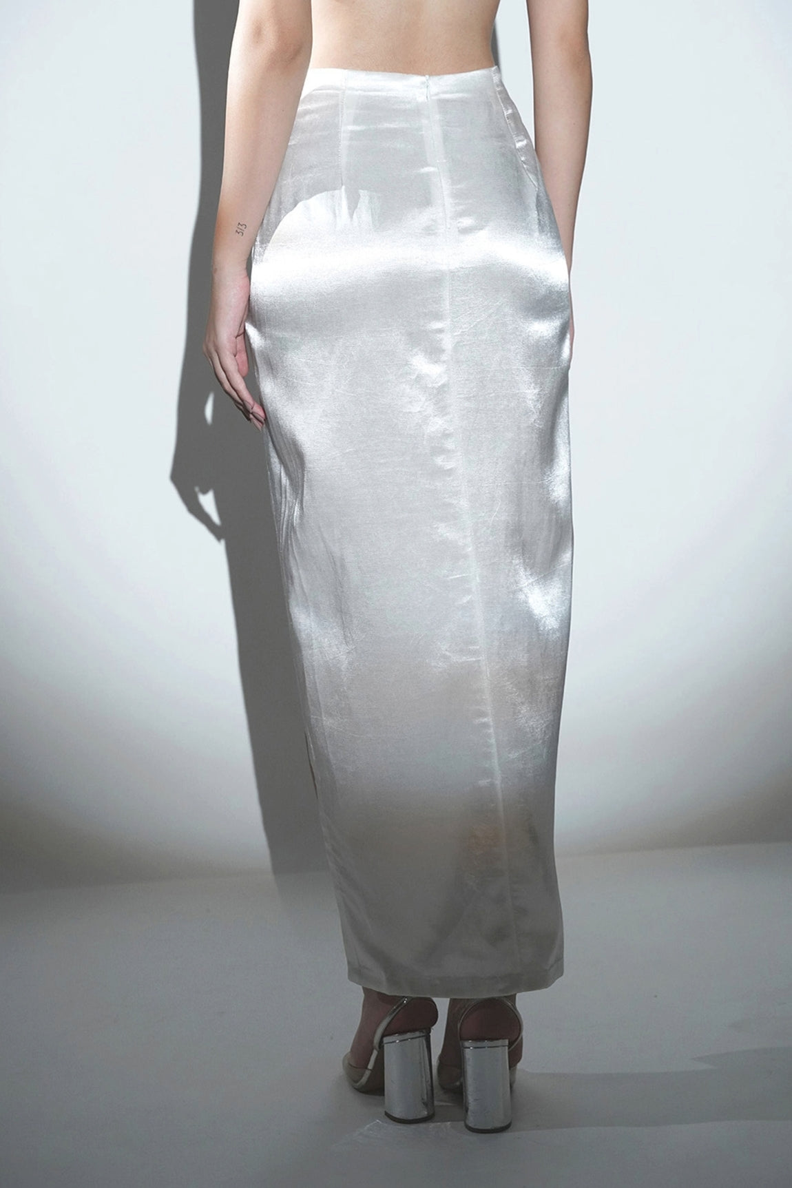 SCARLET WHITE DRAPE MAXI SKIRT