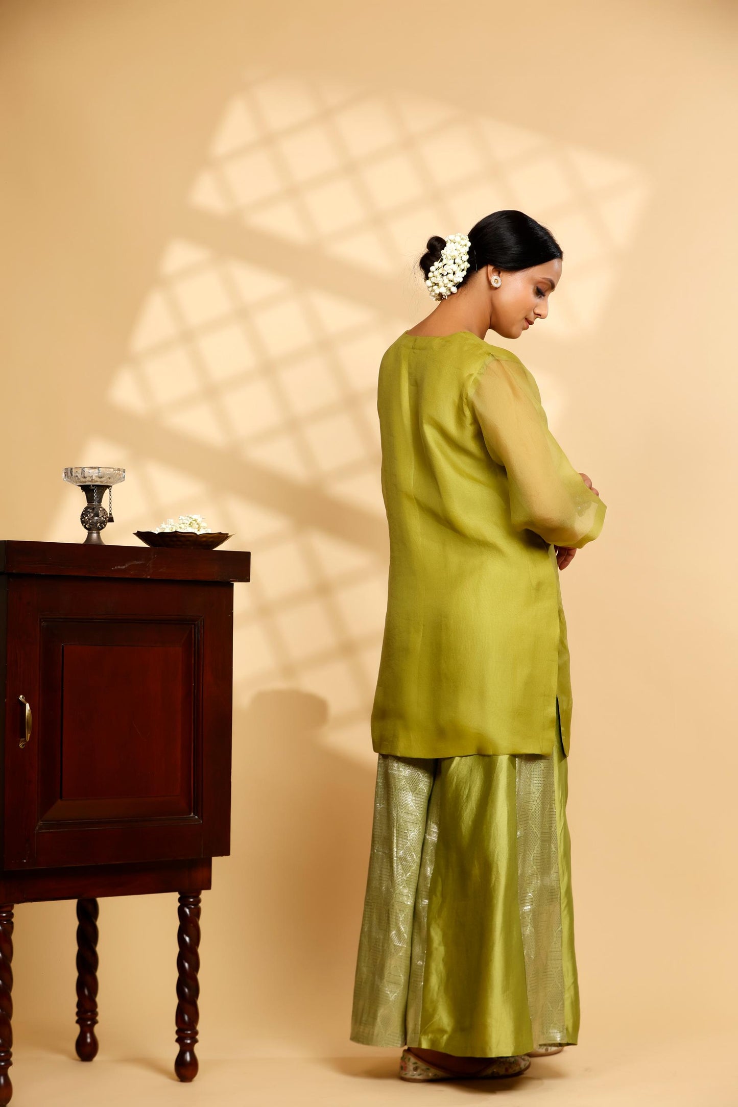 GREEN V-NECK KURTA SET