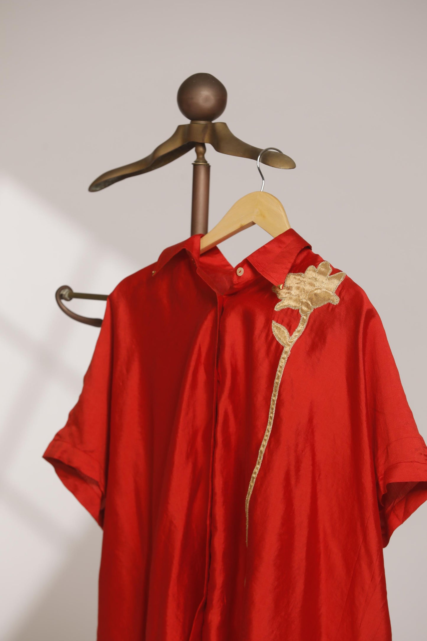 ASYMMETRICAL ROSE SHIRT