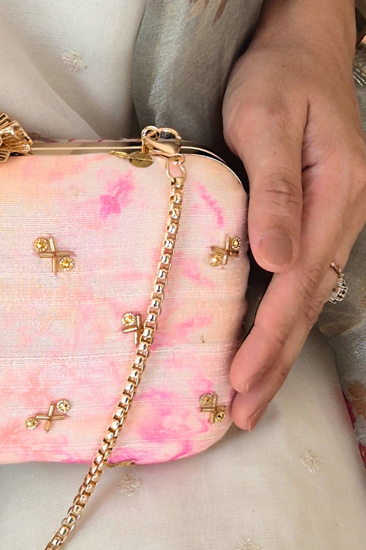 GULBAHAR SHIBORI CLUTCH - PINK