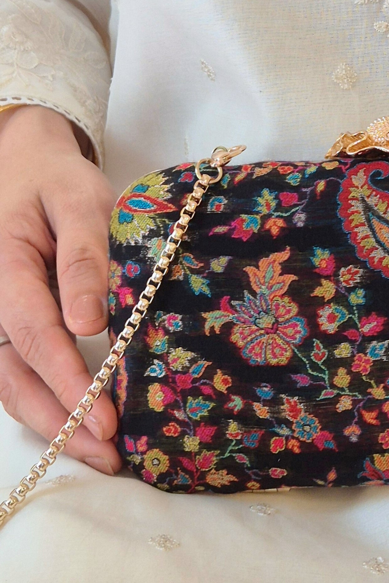 HINA PASHMINA CASHMERE CLUTCH - BLACK