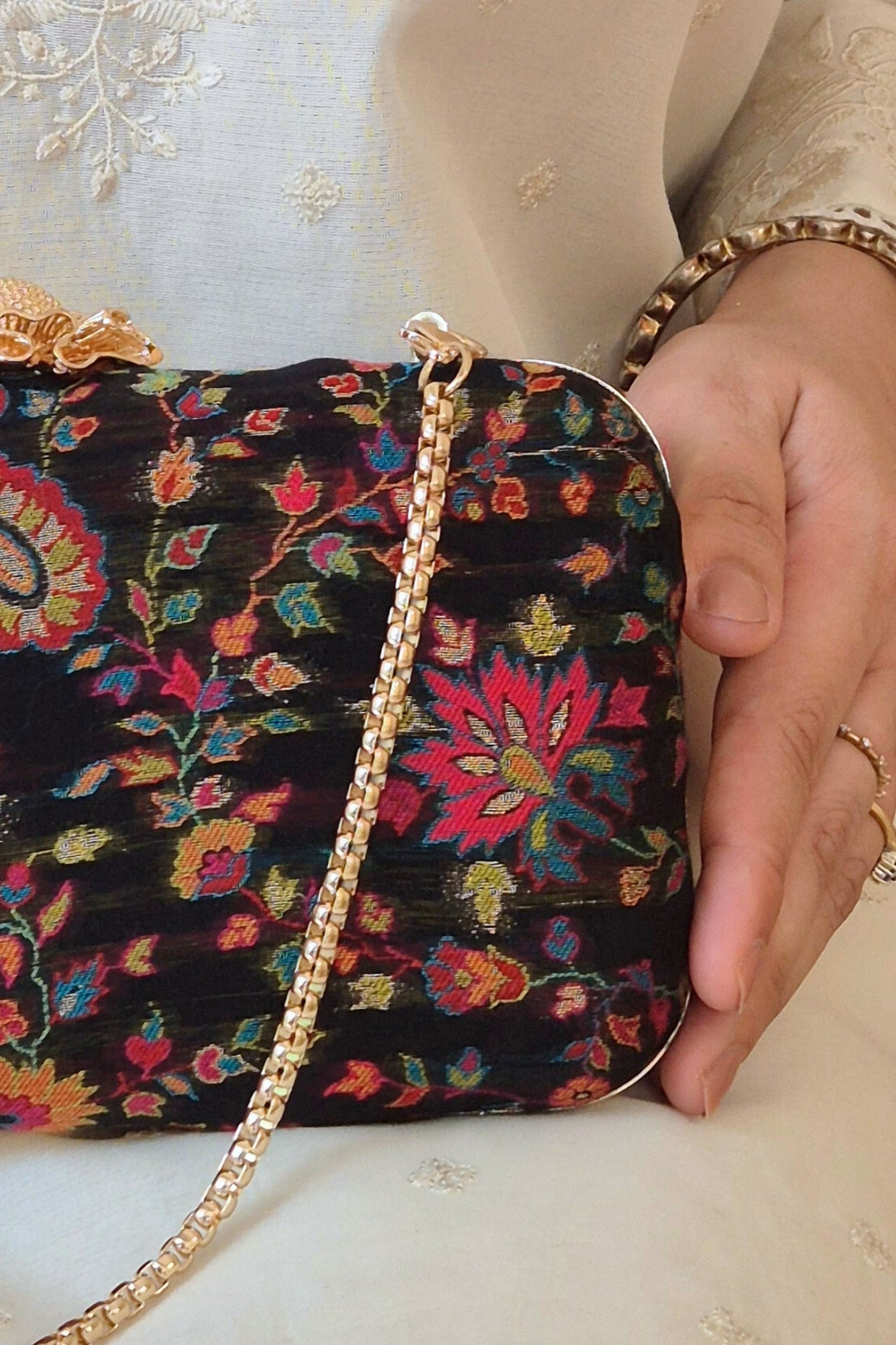 HINA PASHMINA CASHMERE CLUTCH - BLACK