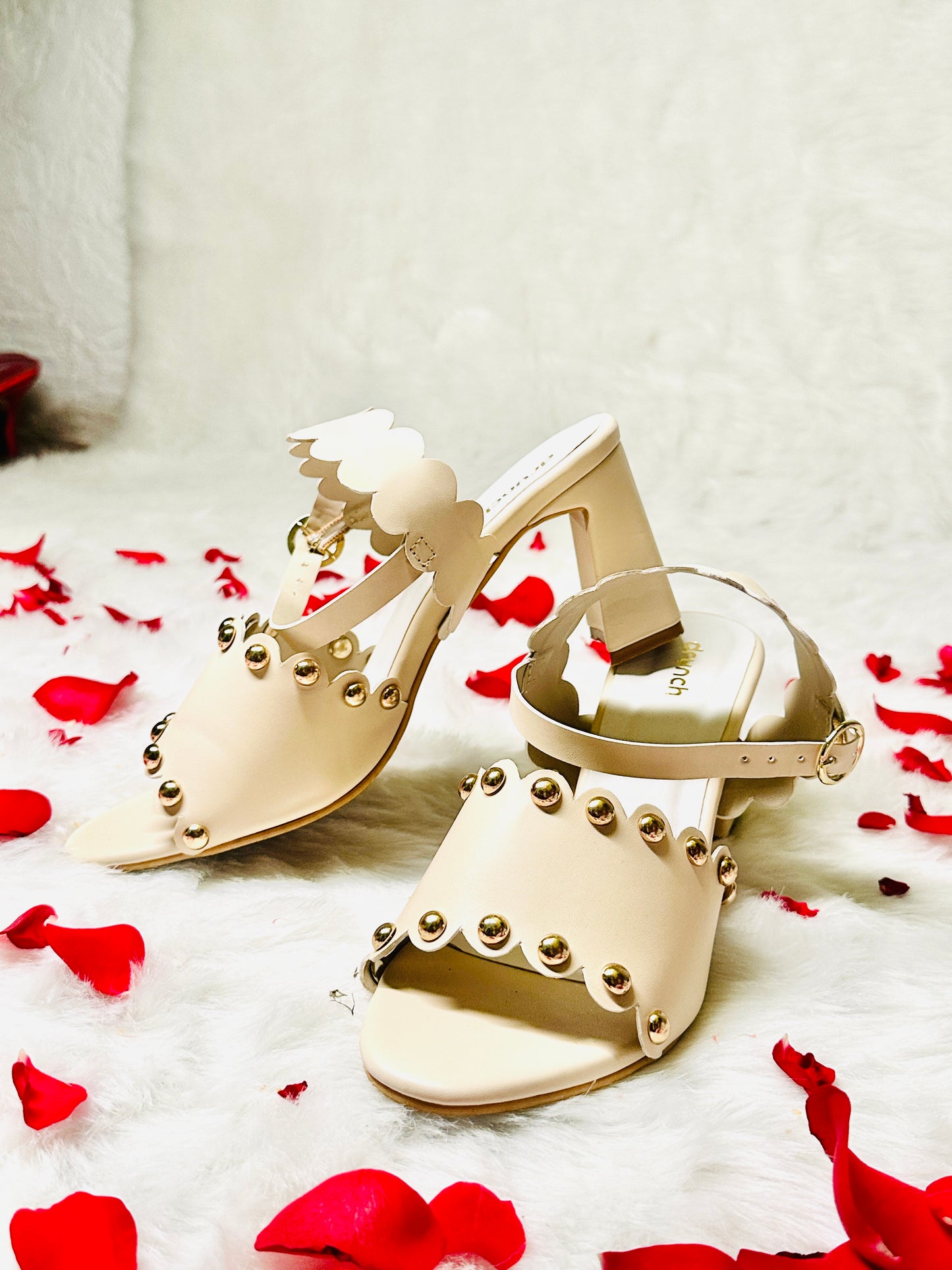 SCALLOP HEELS
