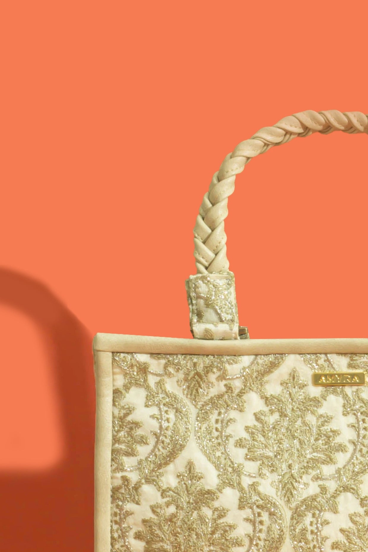 JAALI EMBROIDERED HANDBAG - MINT