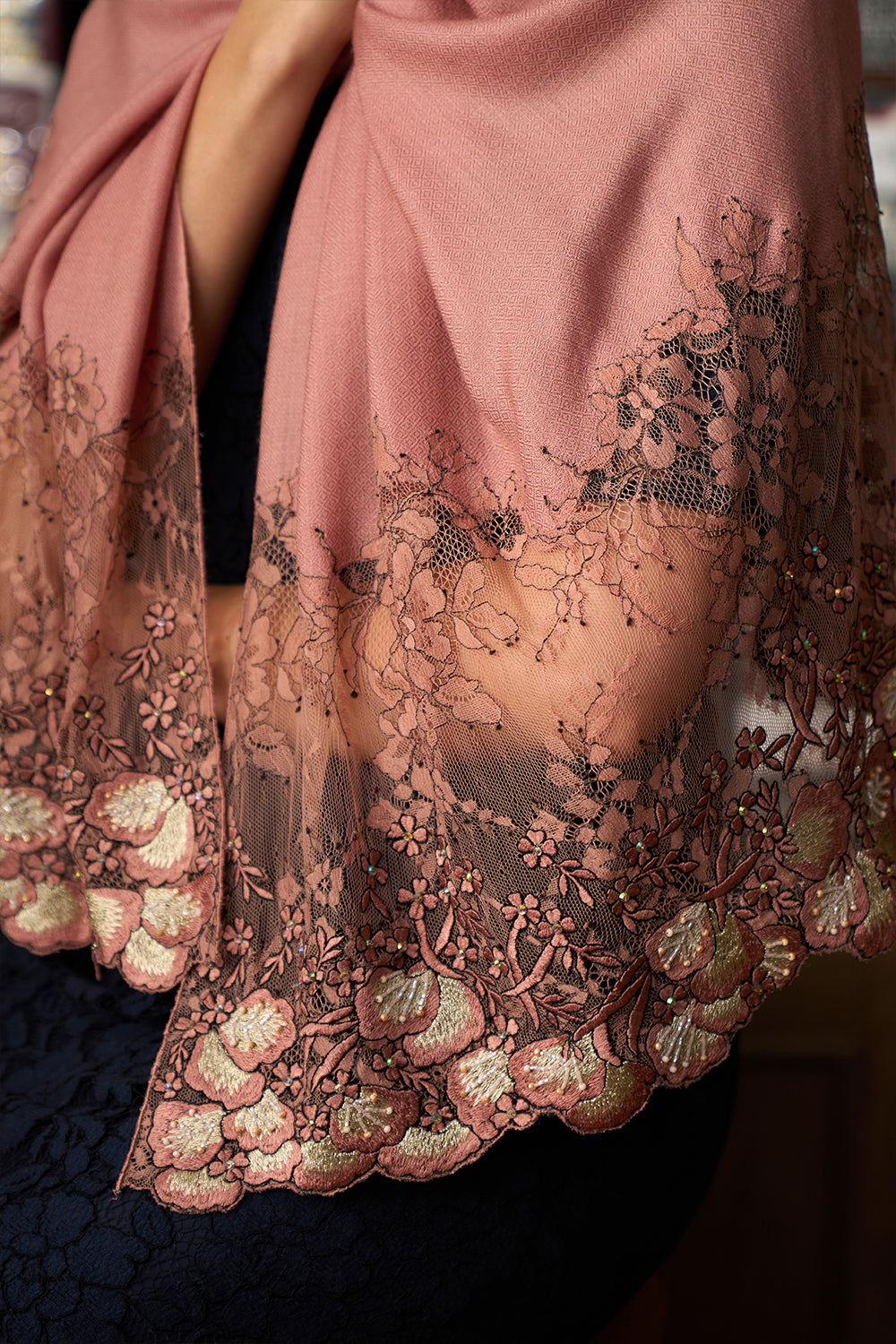 DAINTY PETALS EMBROIDERED STOLE