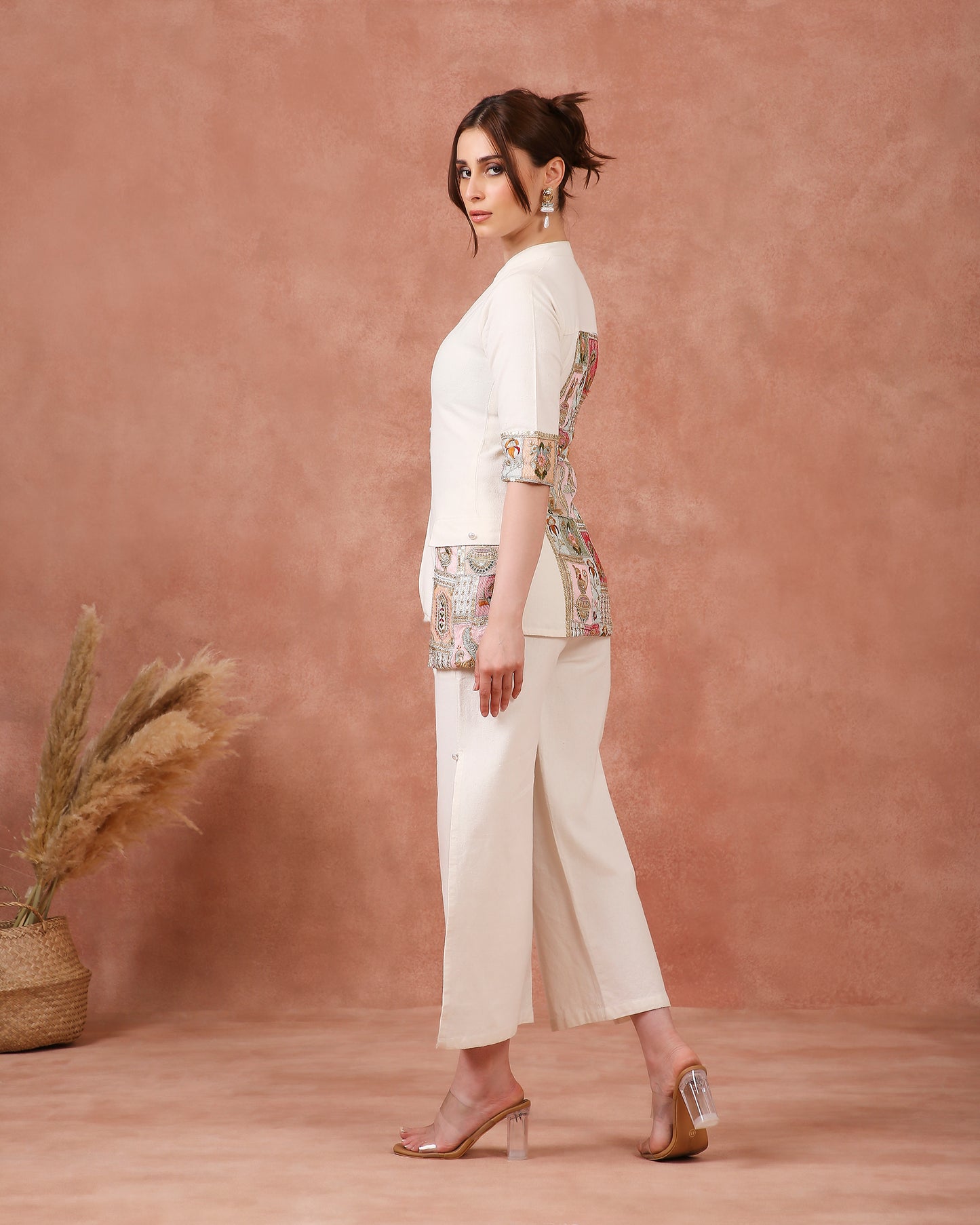 BIG POCKETS WITH SLIT ON PANT ON LINEN