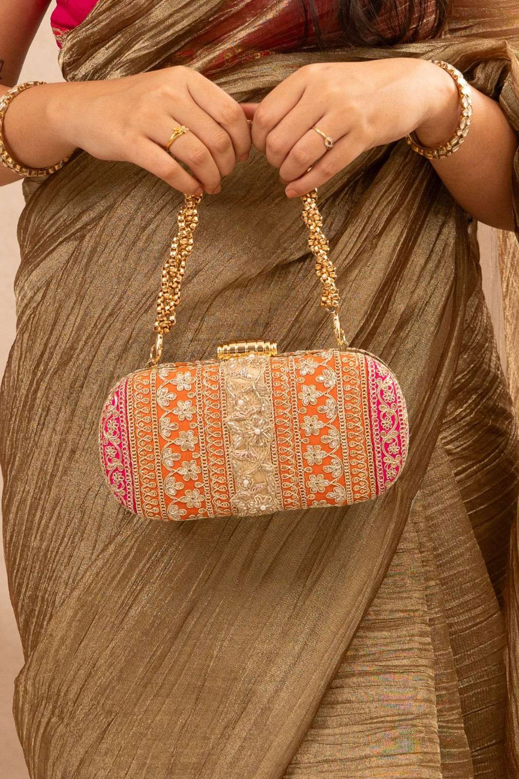 NAAZ CAPSULE CLUTCH