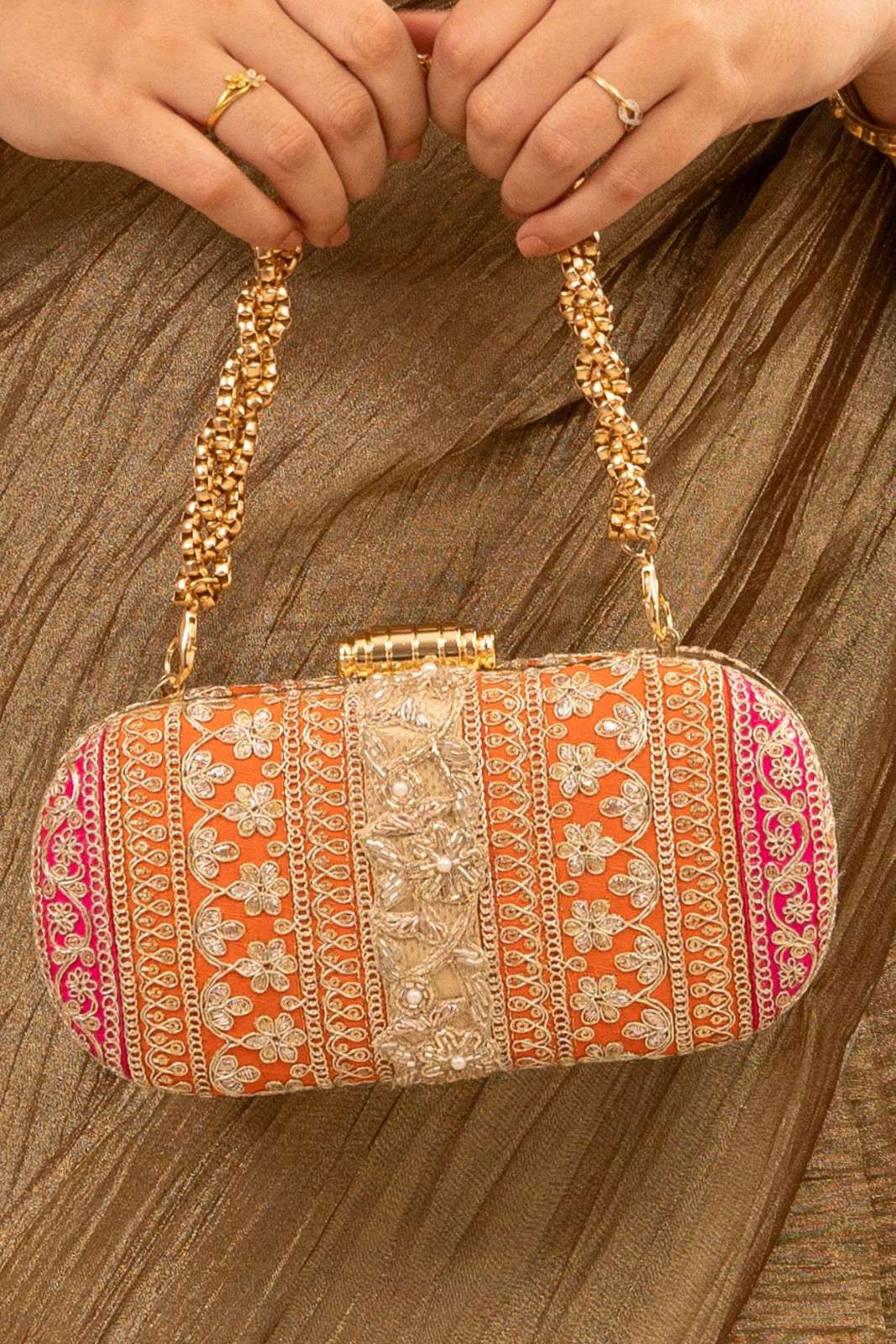 NAAZ CAPSULE CLUTCH