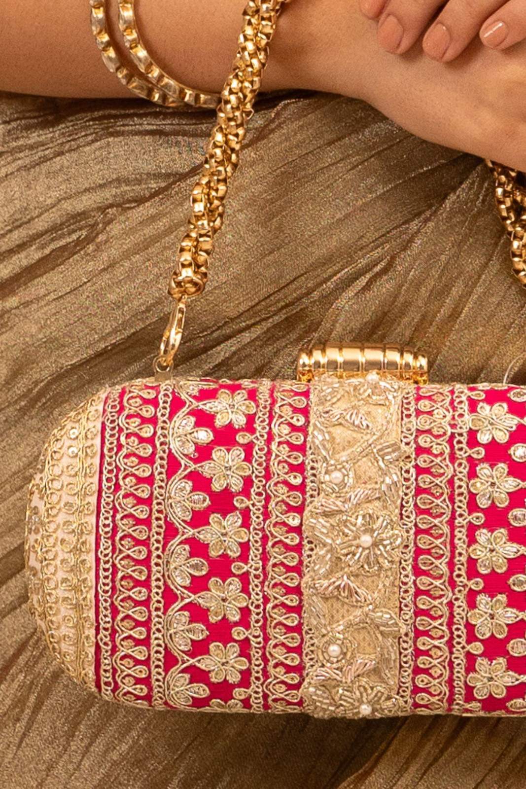 NAAZ CAPSULE CLUTCH