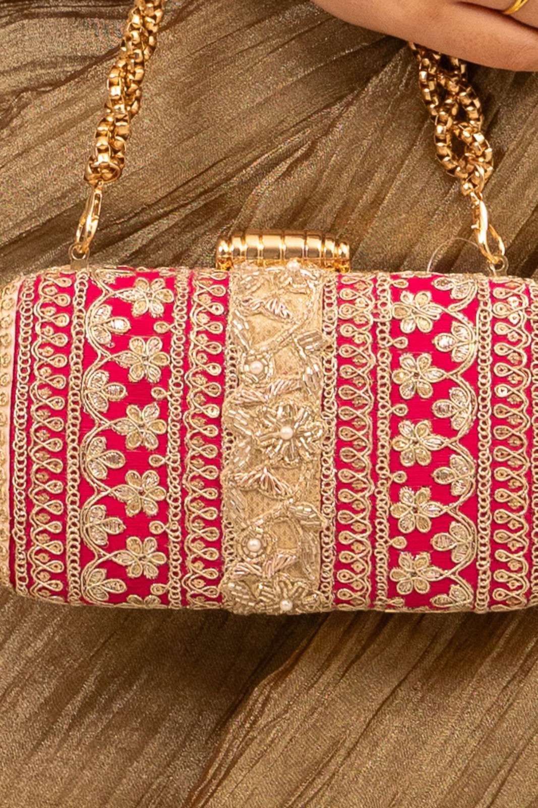 NAAZ CAPSULE CLUTCH