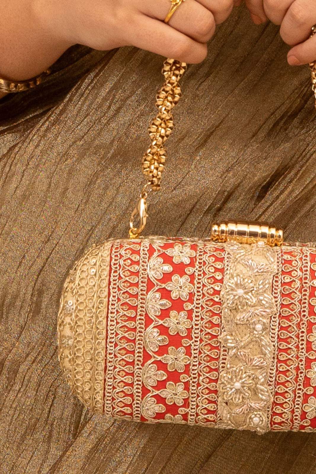NAAZ CAPSULE CLUTCH