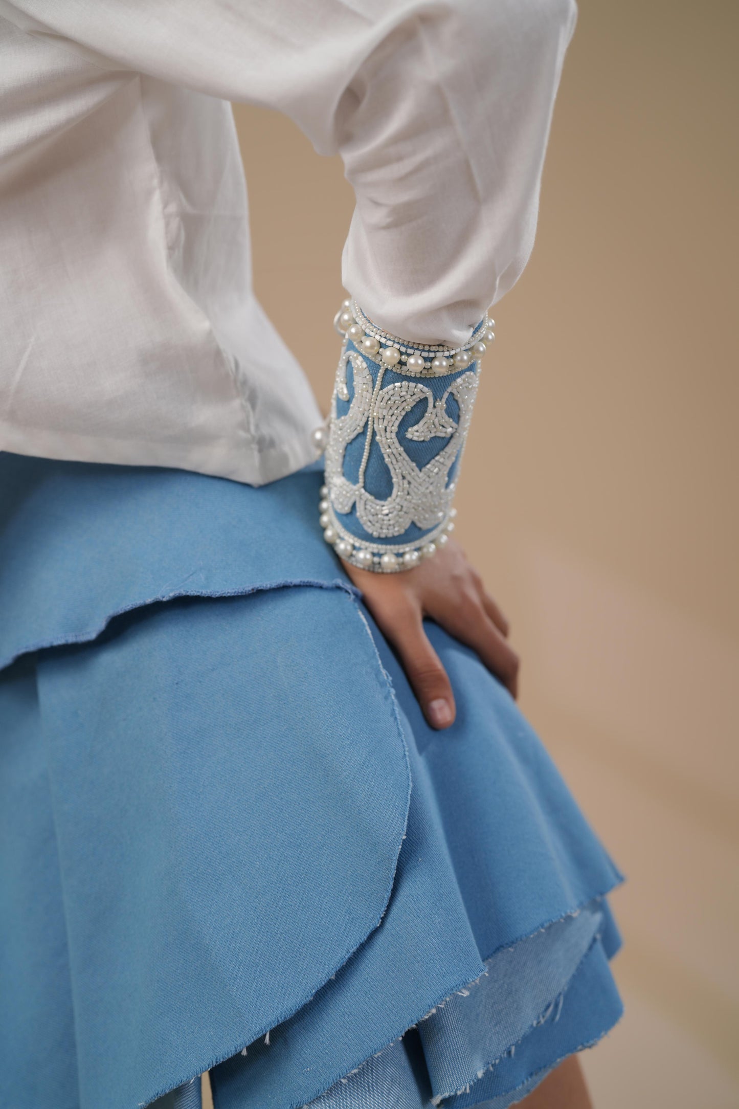 WHITE SHIRT WITH SKIRT AND CUFF