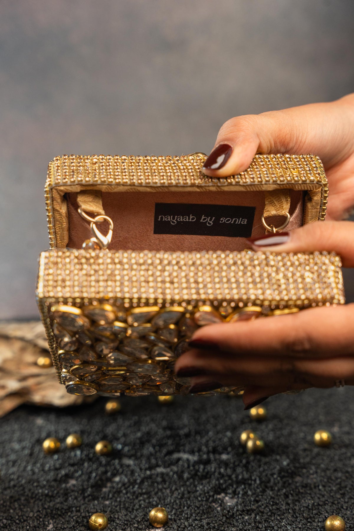 DIAMOND CASKET GOLD