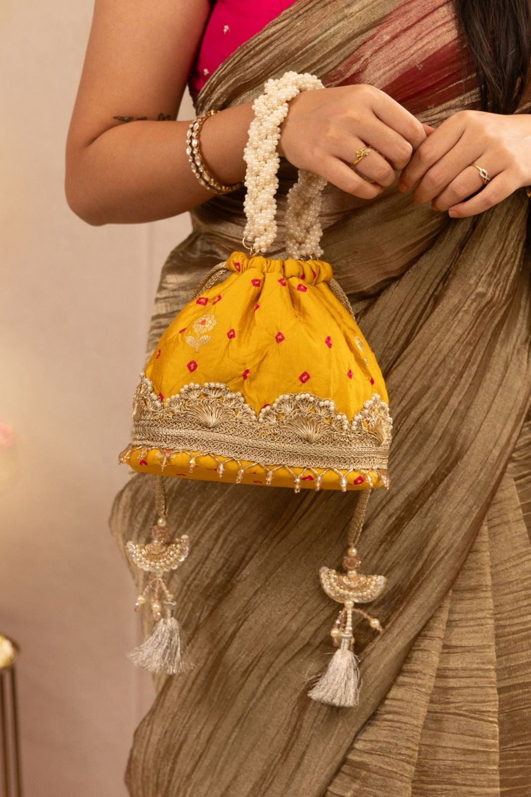 RUMANI BANDHANI BUCKET BAG