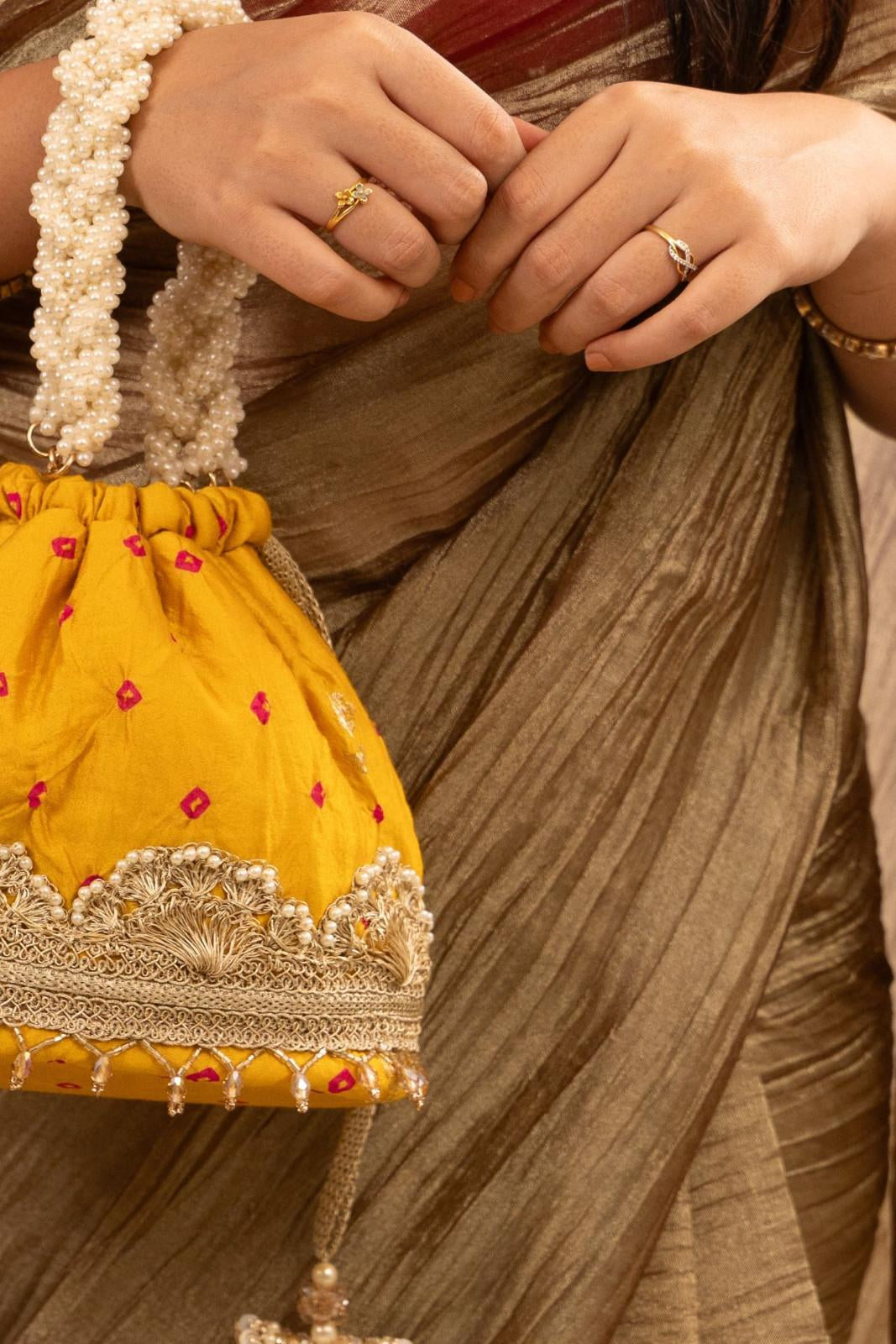 RUMANI BANDHANI BUCKET BAG