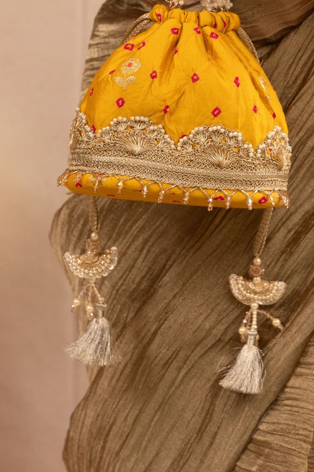 RUMANI BANDHANI BUCKET BAG