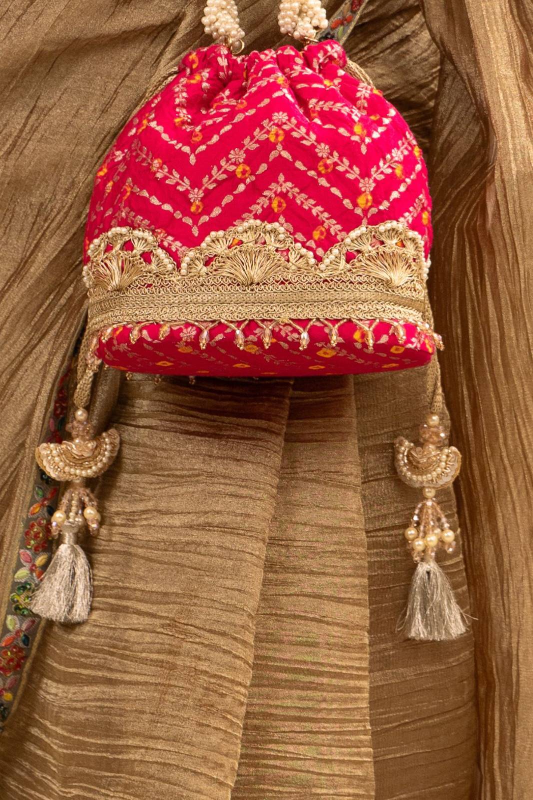 RUMANI BANDHANI BUCKET BAG