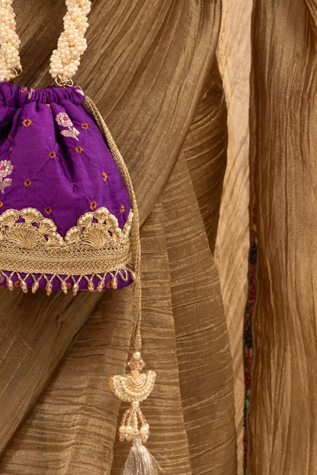 RUMANI BANDHANI BUCKET BAG