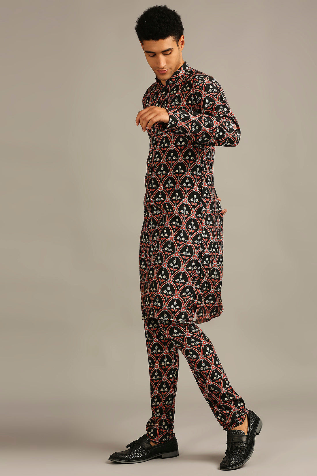 ETHNIC FOLKLORE PRINTED KURTA SET