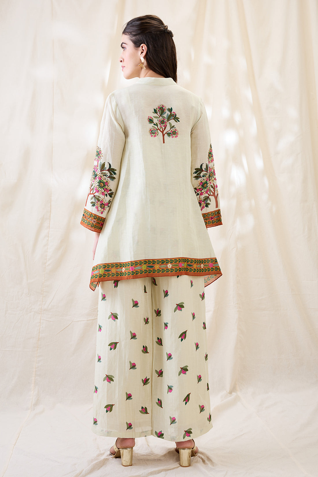 GULAZAAR EMBROIDERED KURTA SET