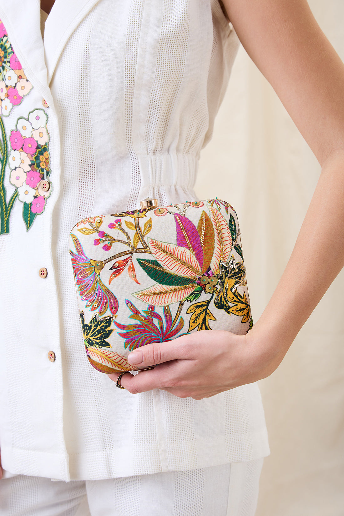 AARANI EMBELLISHED CLUTH BAG